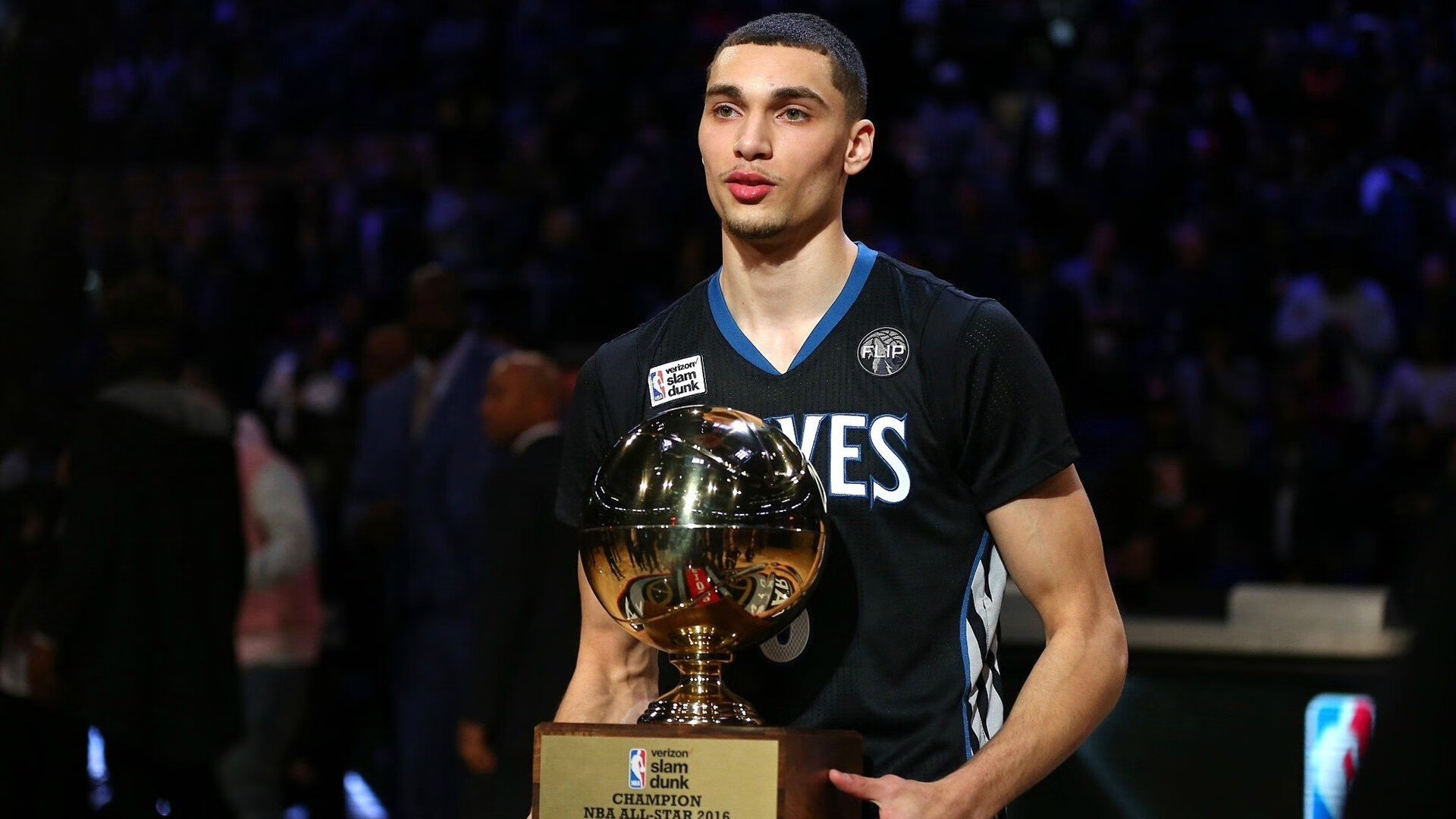 布莱顿锋线冲击力十足制造持续威胁，布莱顿战术