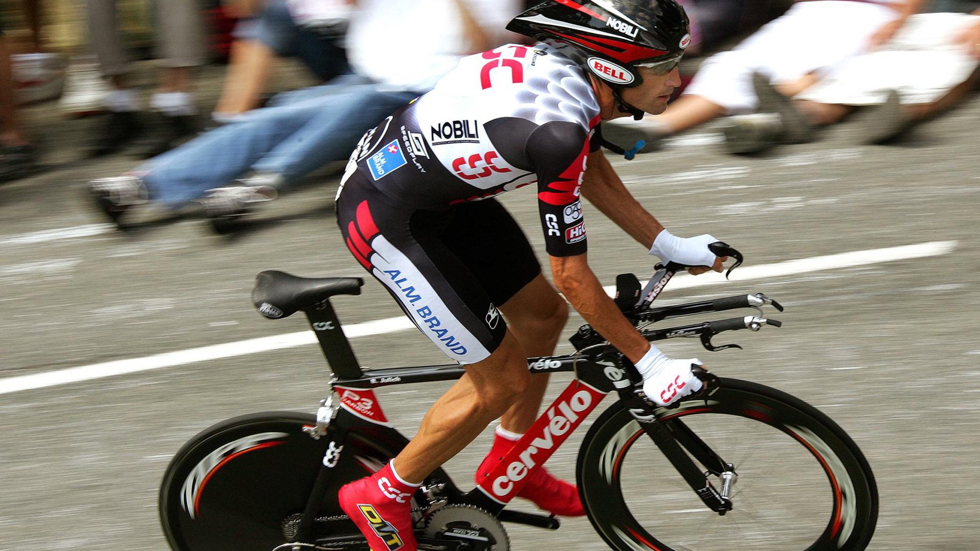 德甲攻防激战：精彩瞬间不断擦出火花！，德甲 打架